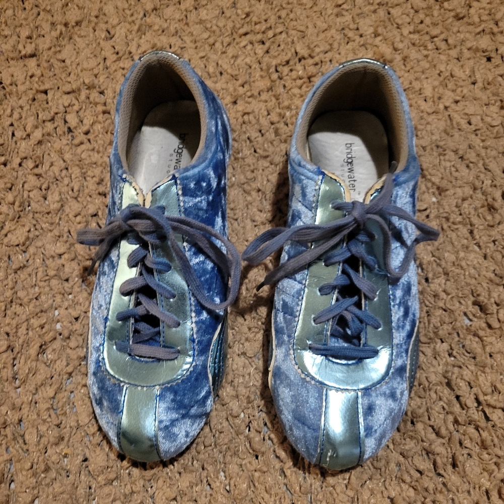 WOMENS VINTAGE BRIDGEWATER STUDIO VELVET SHOES BABY BLUE SIZE 6.5 - Picture 2 of 11